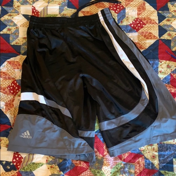 Men’s ADIDAS Shorts - Picture 4 of 5